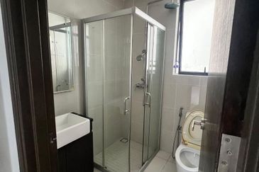 Baypoint @ Country Garden Danga Bay