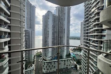 Baypoint @ Country Garden Danga Bay