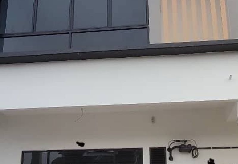 Kaze Hill 2 Storey Shoplot For Rent