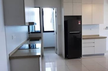 The M @ Medini Macrolink