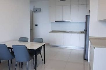 The M @ Medini Macrolink