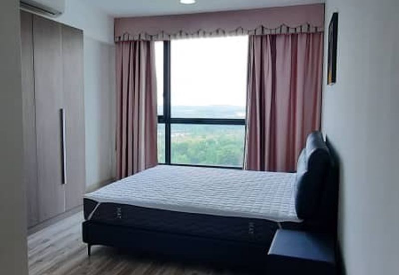 The M @ Medini Macrolink