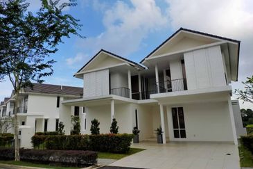 Emerald Bay @ Puteri harbour