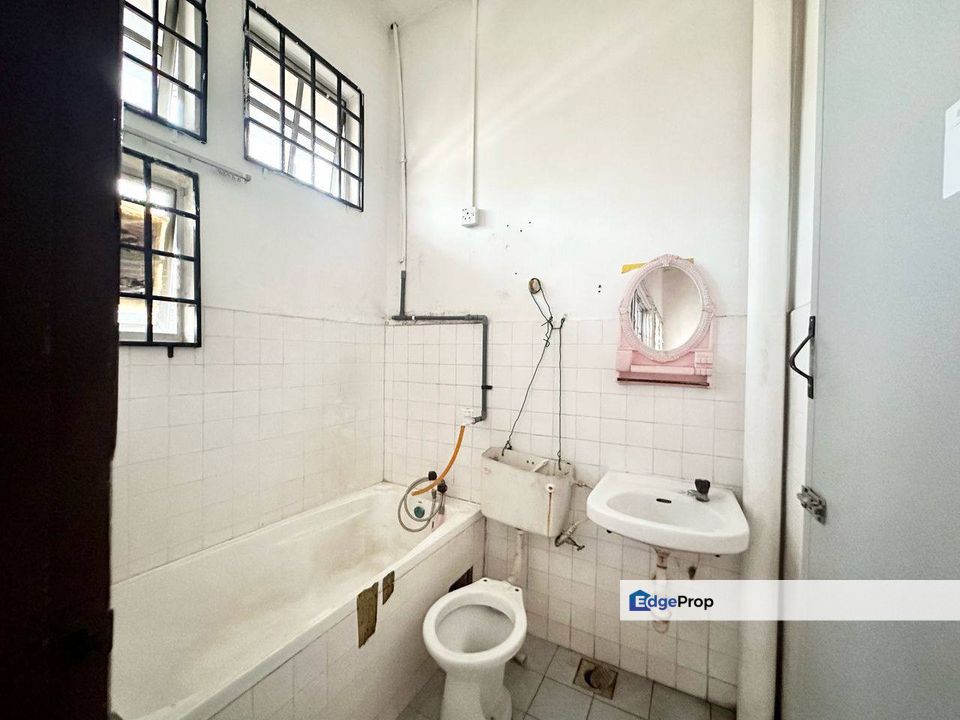 Taman Skudai Baru 2 Storey Terrace Endlot For Sale, Johor, Skudai