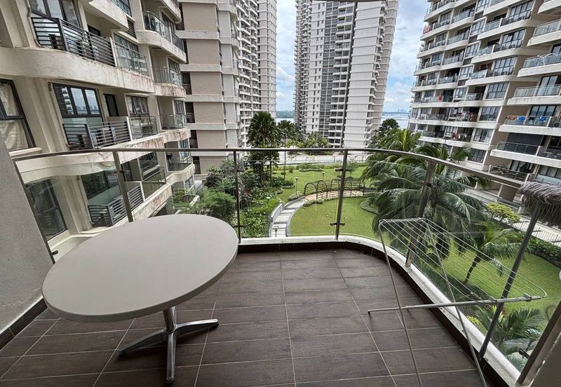 Baypoint @ Country Garden Danga Bay