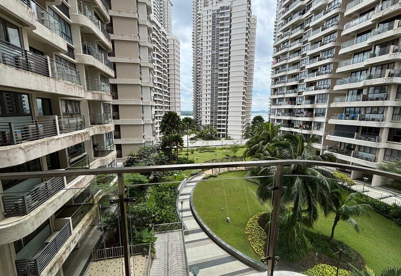 Baypoint @ Country Garden Danga Bay