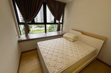 Baypoint @ Country Garden Danga Bay