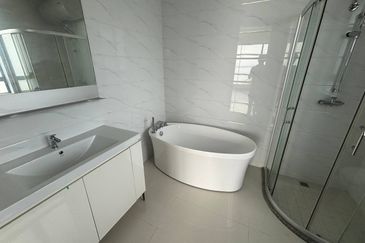 Cerulean Bay @ Forest City