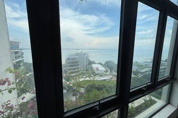 Cerulean Bay @ Forest City