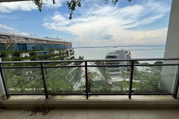 Cerulean Bay @ Forest City