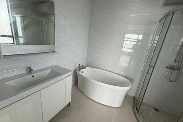 Cerulean Bay @ Forest City