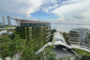 Cerulean Bay @ Forest City