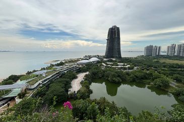 Cerulean Bay @ Forest City