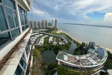 Cerulean Bay @ Forest City