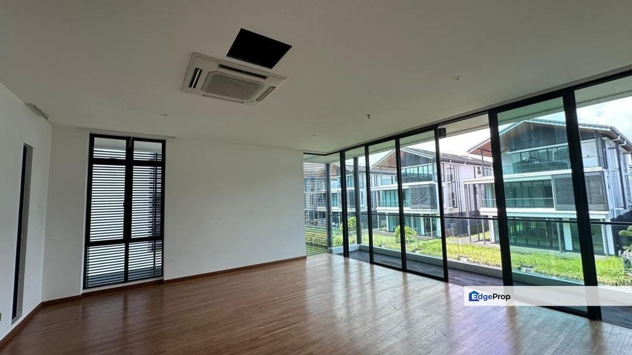 Senibong Grandeur 3 Storey Bungalow For Sale, Johor, Masai