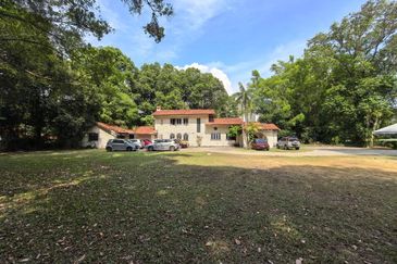 Jalan Straits View 7