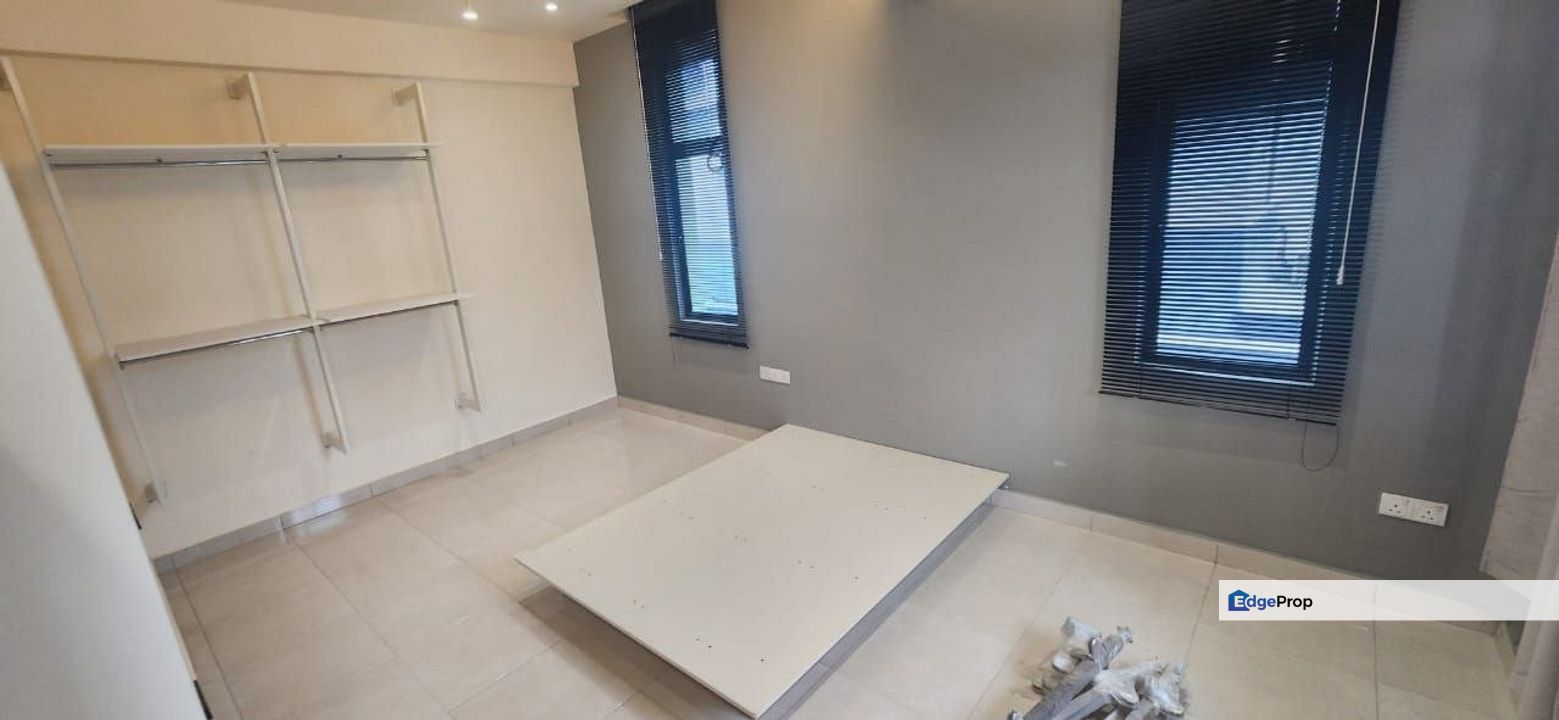 Taman Mutiara Rini 3 Storey Cluster House For Sale, Johor, Skudai