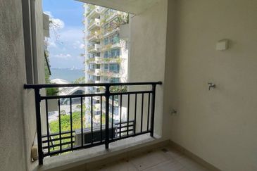 Cerulean Bay @ Forest City