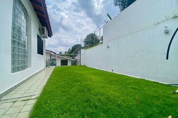 Taman Nong Chik Heights