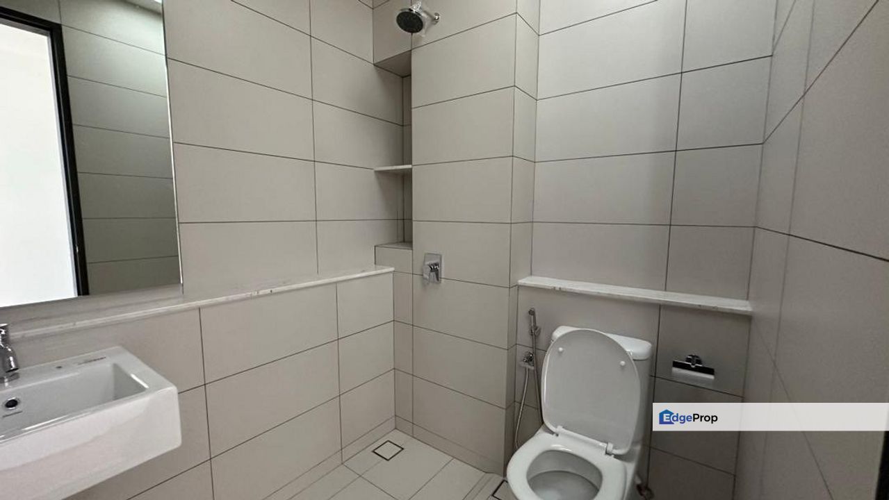 Senibong Cove Waterway Residences -3 Storey Grand Canal House For Sale, Johor, Masai