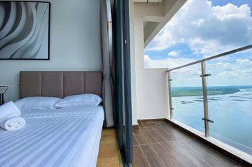 Bay Laurel @ Country Garden Danga Bay