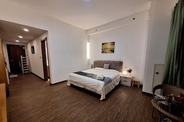 Carnelian Tower Forest City