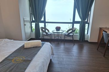 Carnelian Tower Forest City