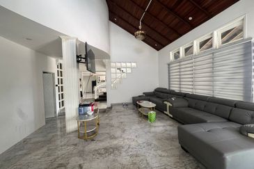 Stulang Laut / Darat