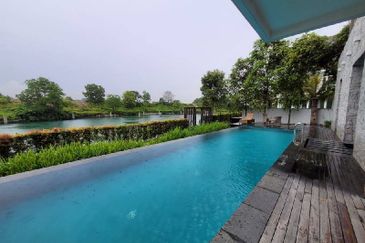 Emerald Bay @ Puteri harbour