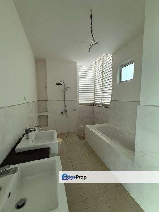 Twin Galaxy, Jb Town @ Penthouse with Private Garden Bare Unit For Sale, Johor, Johor Bahru