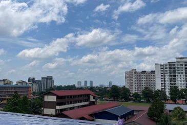 Seasons Luxury Apartments @ Amara Larkin