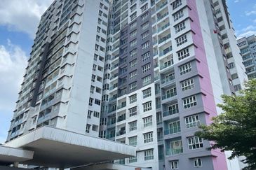 Seasons Luxury Apartments @ Amara Larkin