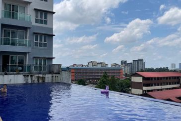 Seasons Luxury Apartments @ Amara Larkin