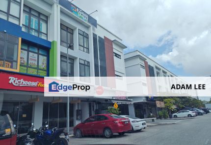 Versis medini one of cheapest 3 storey shoplot facing mainroad in iskandar puteri nusajaya high occupancy, Johor, 