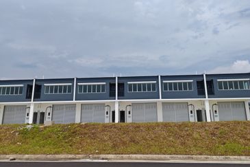 Stellar Park Terrace Factory Beside The Commune Kulai For Sale /For Rent
