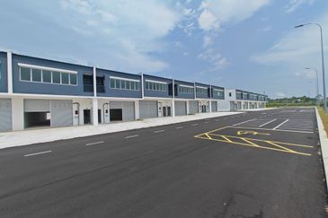 Stellar Park Terrace Factory Beside The Commune Kulai For Sale /For Rent