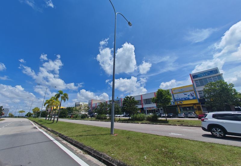 bandar baru uda utama skudai shop for sale , facing road tenanted