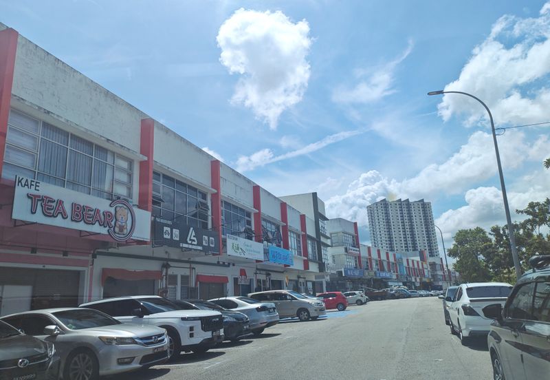 bandar baru uda utama skudai shop for sale , facing road tenanted