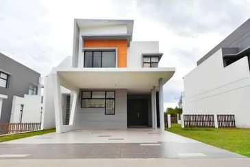 [Full Loan| 52x105] 2 Sty Bungalow Tralas Setia Ecohill Semenyih