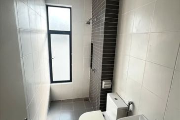 [Full Loan| 52x105] 2 Sty Bungalow Tralas Setia Ecohill Semenyih