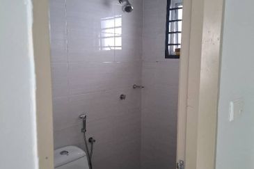 2 Sty Superlink 24x70 Laman Semanggi Semenyih For Rent 