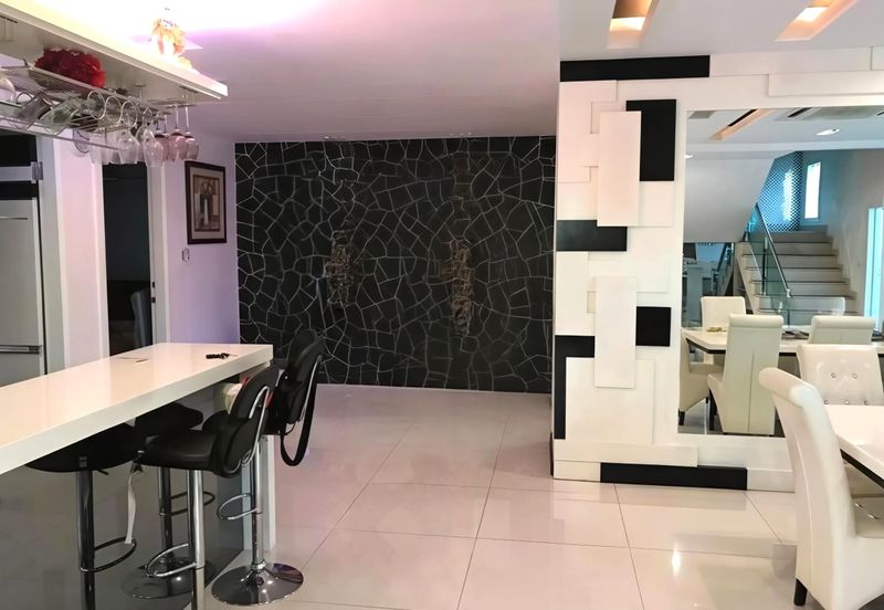 [Full Loan | Fully Renovated ] 2 Storey Bungalow Taman Jelok Impian, Kajang