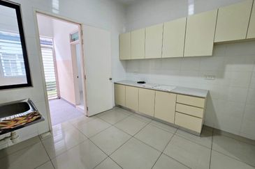 [22x75] 2 Sty Cradelton Eco Majestic Semenyih For Rent