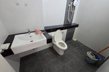 [22x75] 2 Sty Cradelton Eco Majestic Semenyih For Rent