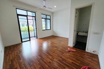 [22x75] 2 Sty Cradelton Eco Majestic Semenyih For Rent