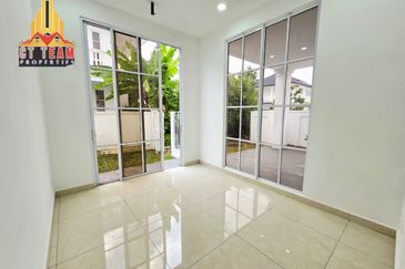[Corner|78x95|F. Loan] 2 Sty CORNER Bungalow Stoneridge, Eco Majestic, Semenyih 