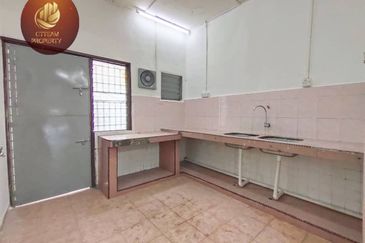 [Full Loan I 4 Room & Kitchen extended] 1 Sty Bandar Rinching Semenyih 