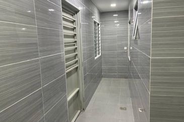 [22x60|Full Loan |Reno] 2 Sty Taman Pelangi Height Mantin