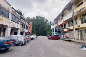 FOR RENT Shop Lot 3 Sty 20x80 Sungai Jelok, Kajang