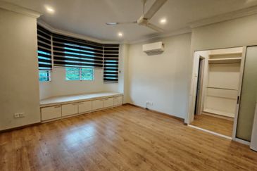 [Facing Open IReno IF. Loan] 2 Sty Taman Bukit Mewah, Kajang